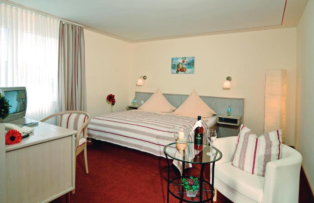 Litfasschen Hotel Kassel-Goettingen Bilik gambar
